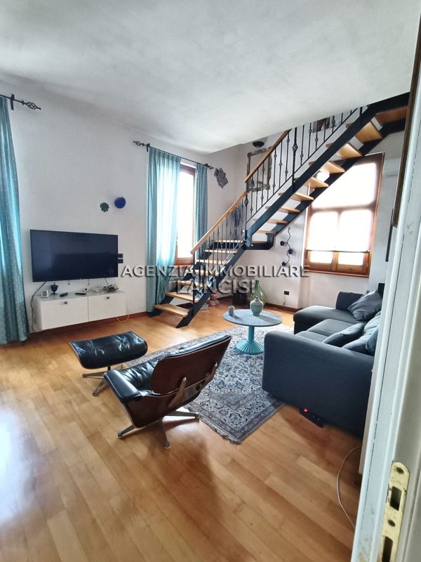 casa indipendente in vendita a Sansepolcro