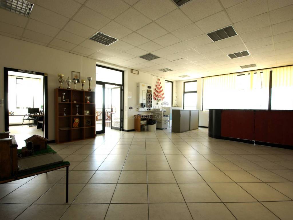 locale commerciale in vendita a Sansepolcro