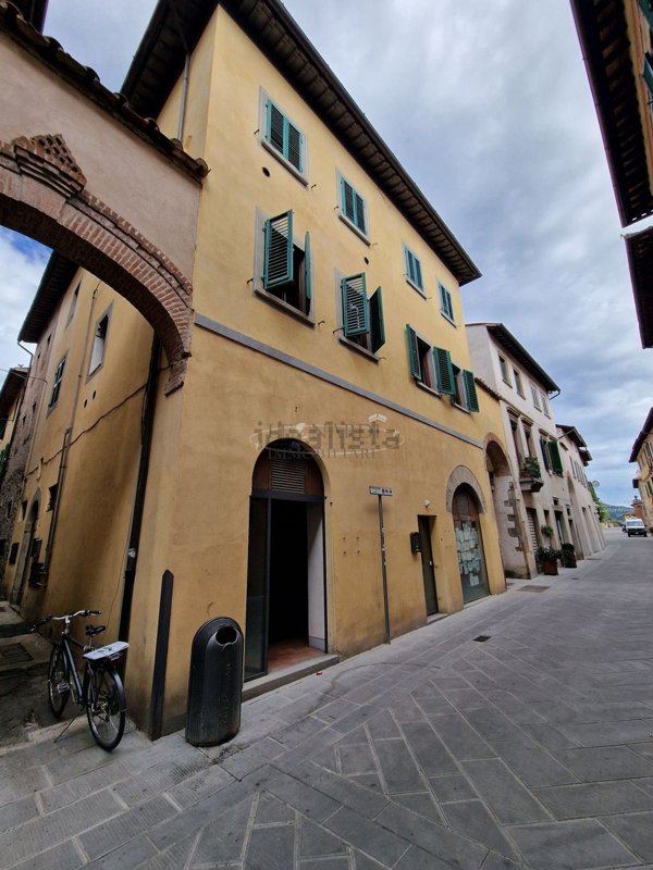 locale commerciale in vendita a Sansepolcro
