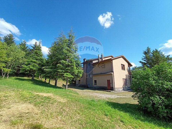 casa indipendente in vendita a Sestino in zona Ponte Presale