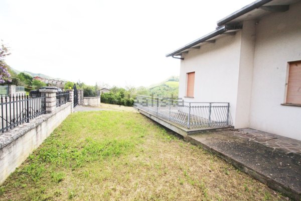 casa indipendente in vendita a Sestino in zona Presciano