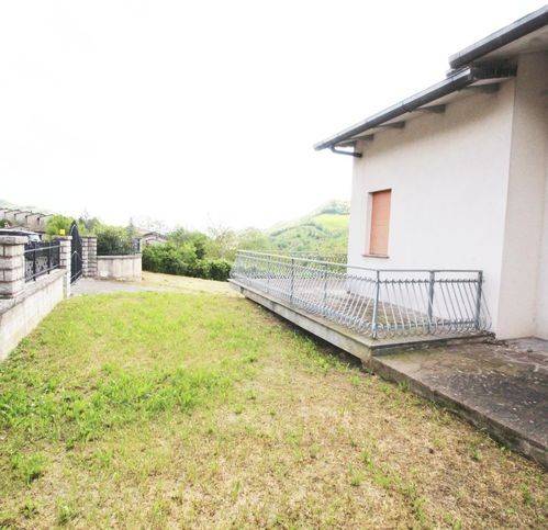 casa indipendente in vendita a Sestino