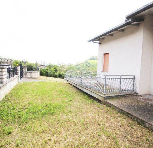 casa indipendente in vendita a Sestino