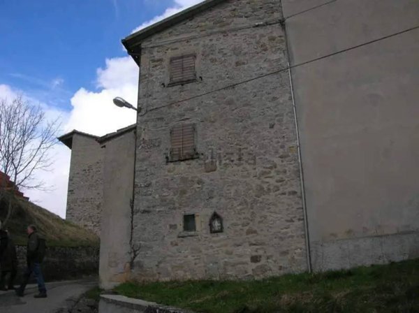 casa indipendente in vendita a Sestino in zona Petrella Massana