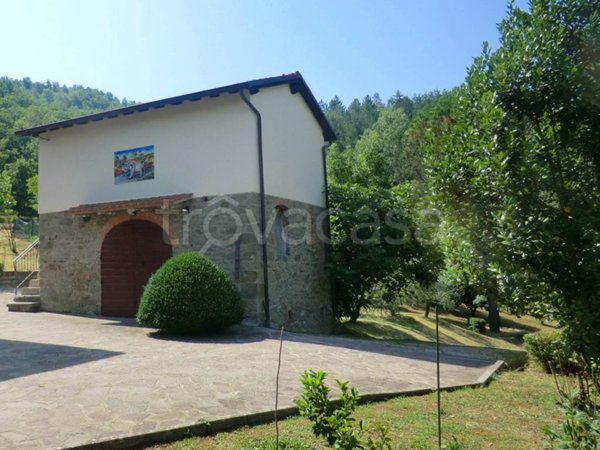 casa indipendente in vendita a Subbiano in zona Santa Mama