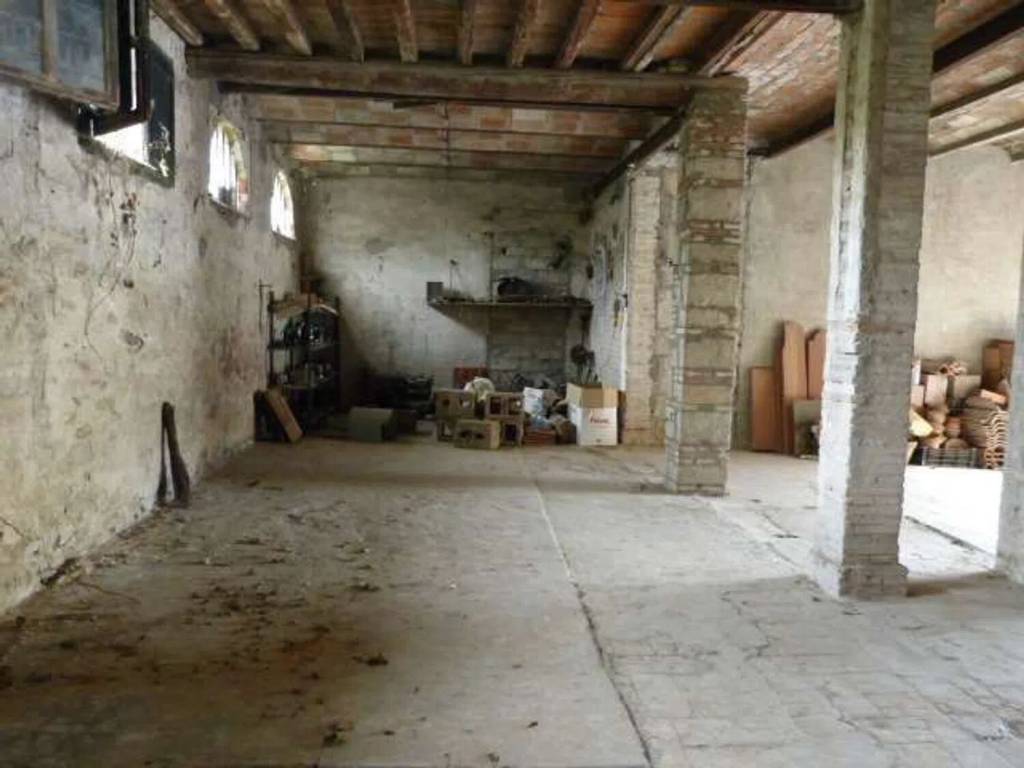 negozio in vendita a Subbiano