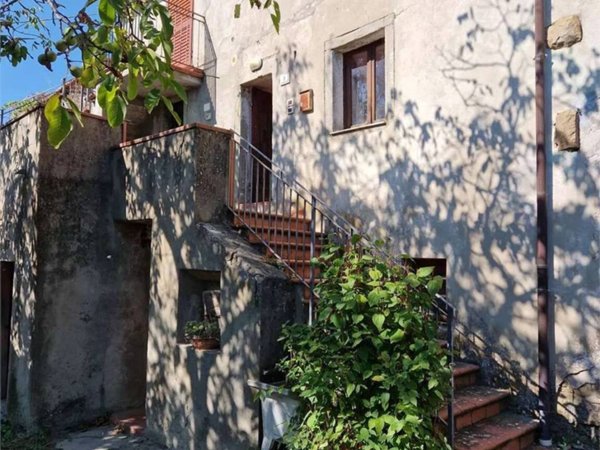 casa indipendente in vendita a Subbiano in zona Vogognano
