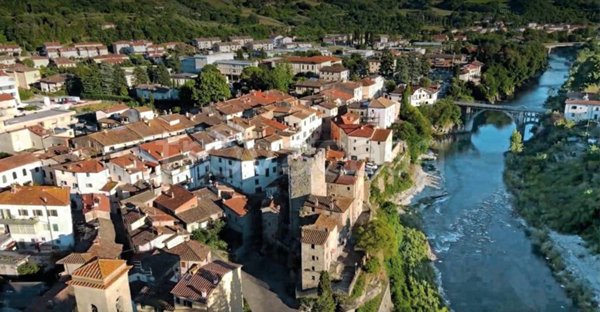 negozio in vendita a Subbiano