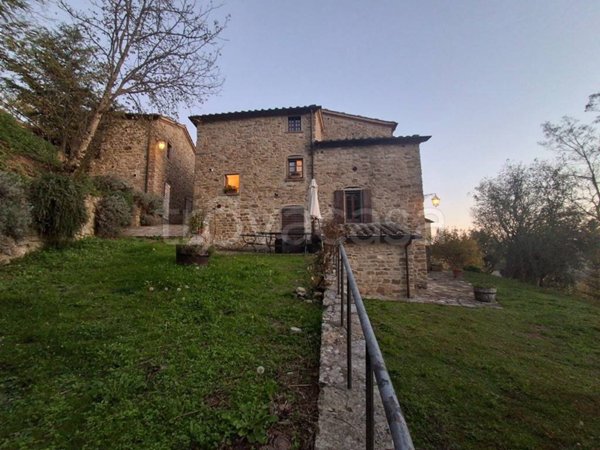 casa indipendente in vendita a Subbiano