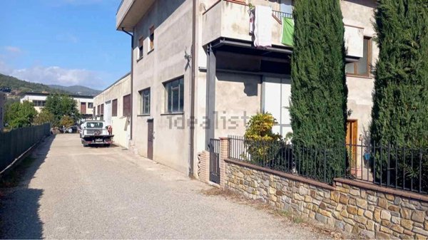 locale di sgombero in vendita a Subbiano in zona Castelnuovo