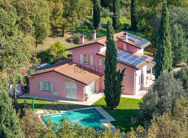 casa indipendente in vendita a Subbiano