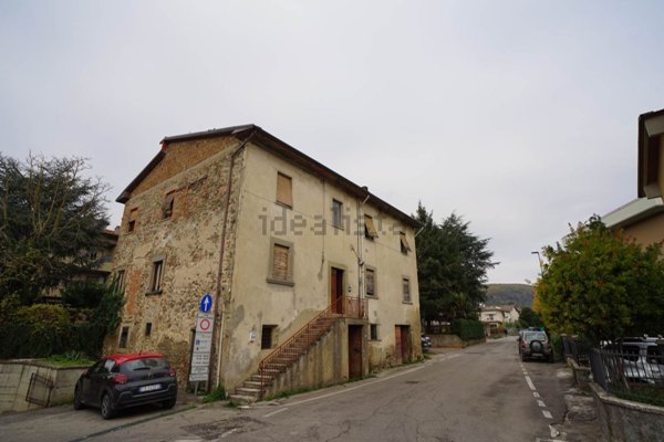 appartamento in vendita a Subbiano