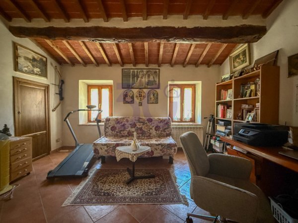 casa indipendente in vendita a Subbiano in zona Santa Mama