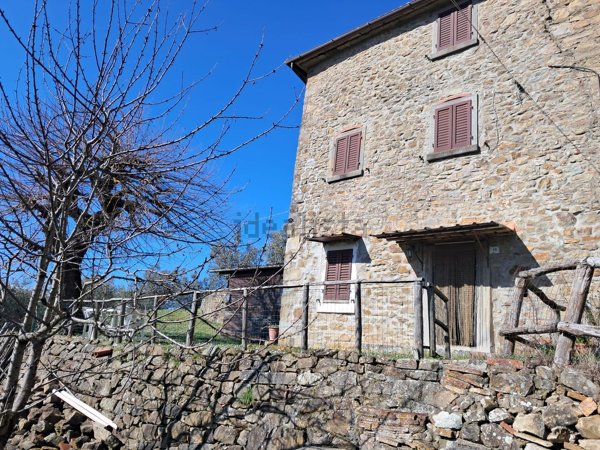 casa indipendente in vendita a Subbiano in zona Poggio d’Acona