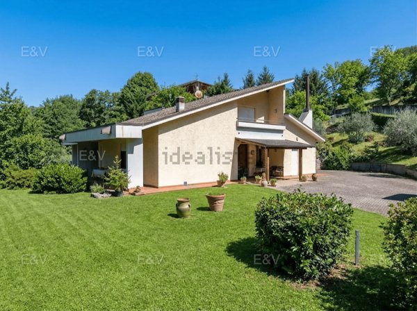 casa indipendente in vendita a Subbiano