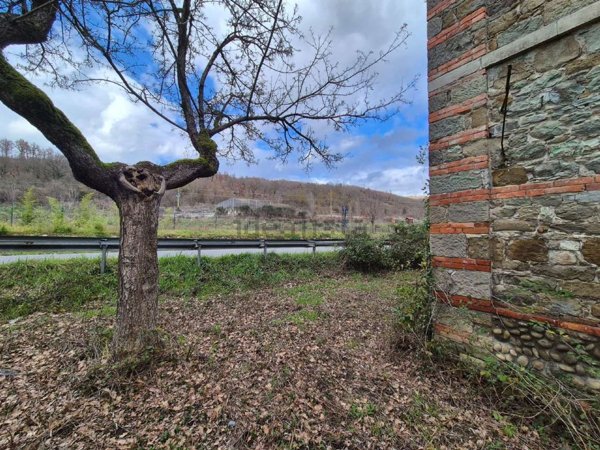 casa indipendente in vendita a Subbiano in zona Santa Mama