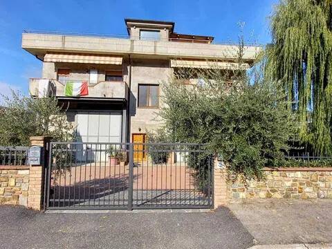 negozio in vendita a Subbiano in zona Castelnuovo