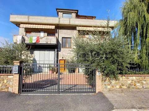 negozio in vendita a Subbiano in zona Castelnuovo