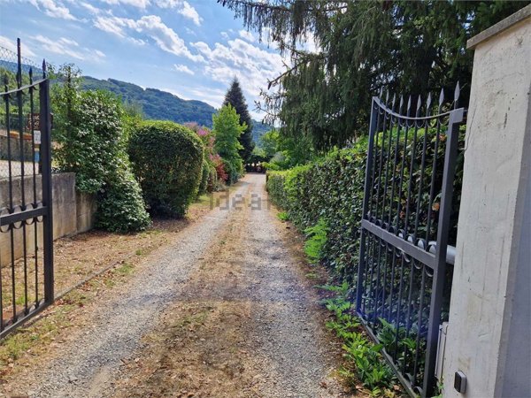 casa indipendente in vendita a Subbiano in zona Giuliano