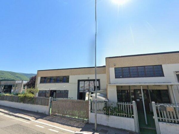 locale commerciale in vendita a Subbiano in zona Casa la Marga