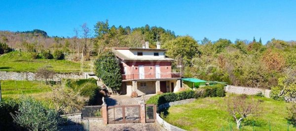 casa indipendente in vendita a Talla in zona Faltona