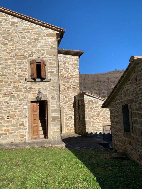 casa indipendente in vendita a Talla in zona Faltona