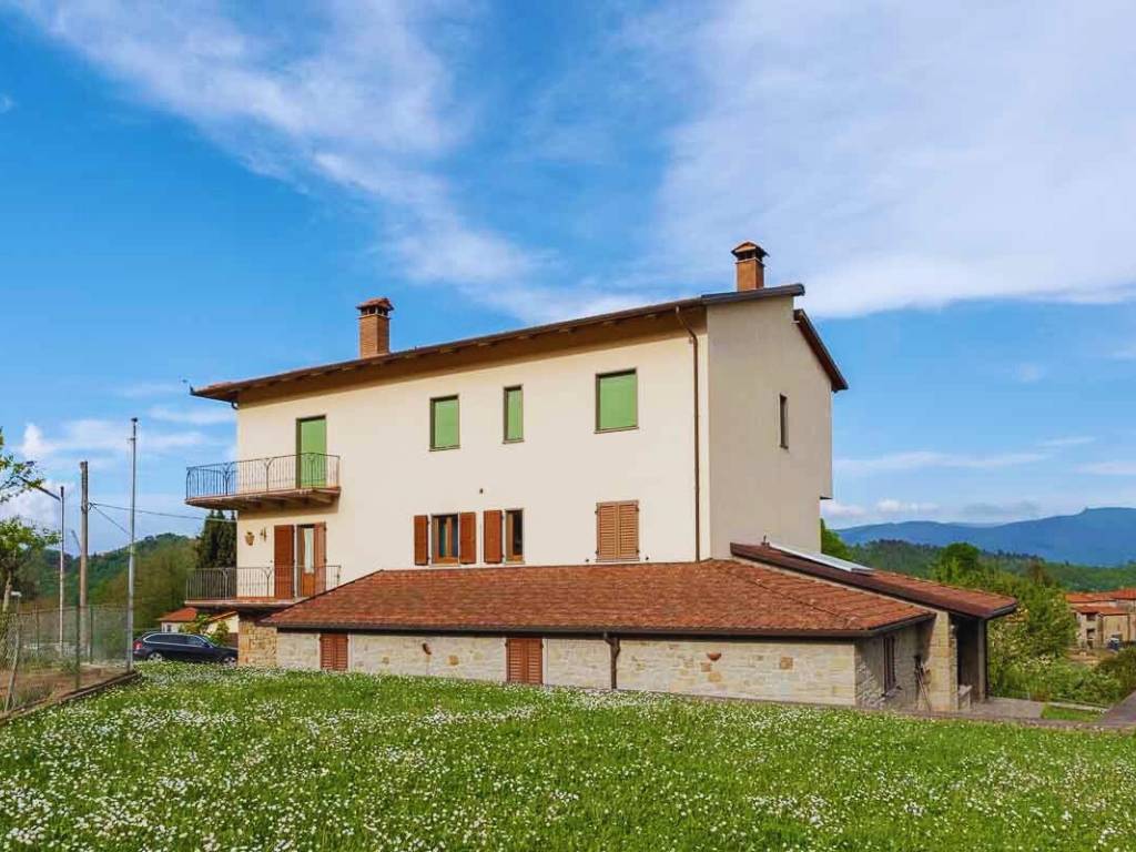 casa indipendente in vendita a Talla in zona Faltona