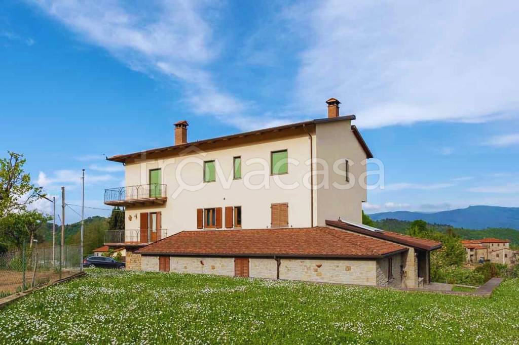 casa indipendente in vendita a Talla in zona Faltona