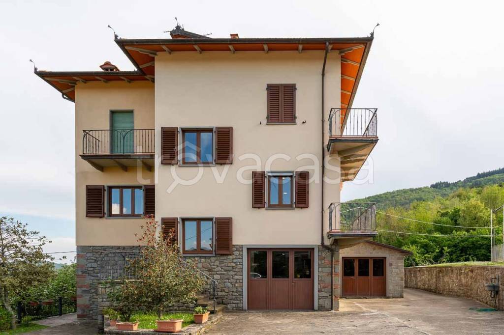 casa indipendente in vendita a Talla in zona Faltona