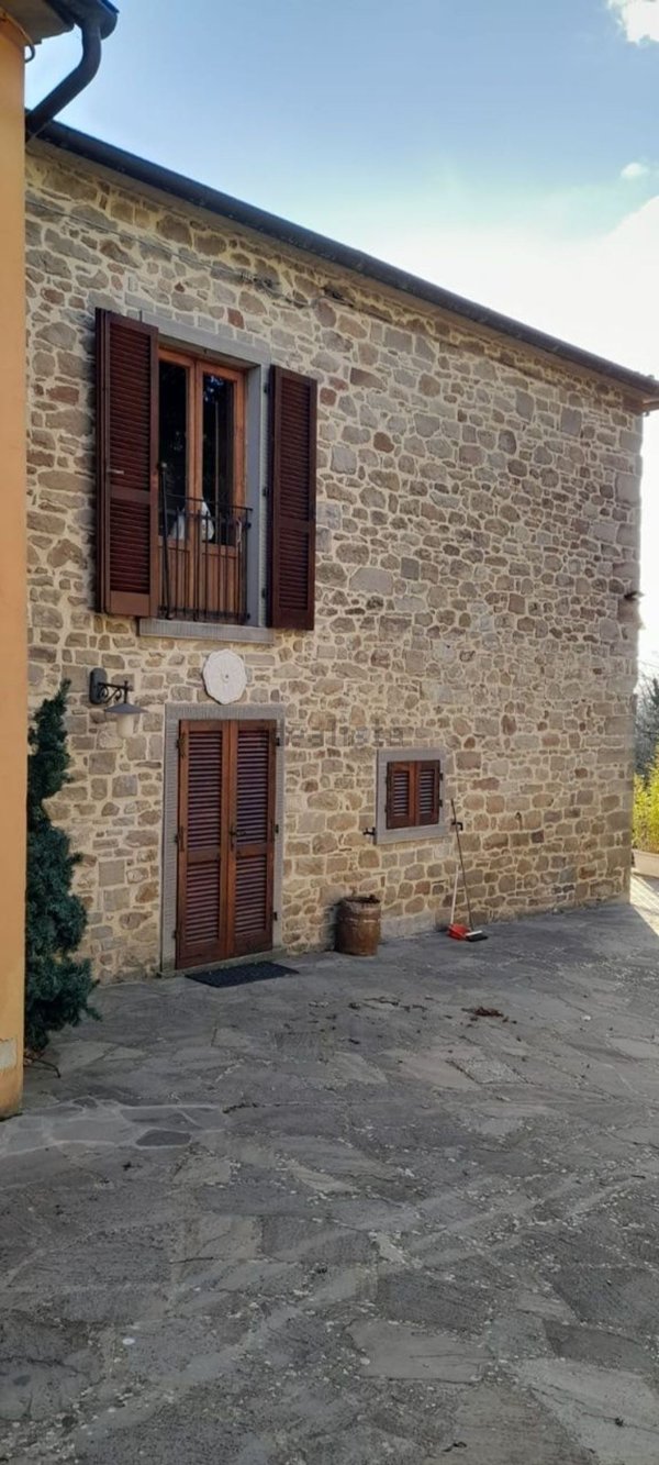 casa indipendente in vendita a Talla in zona Faltona