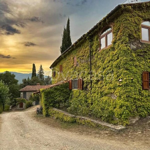 casa indipendente in vendita a Talla in zona Bicciano