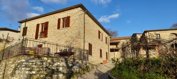casa indipendente in vendita a Talla in zona Faltona