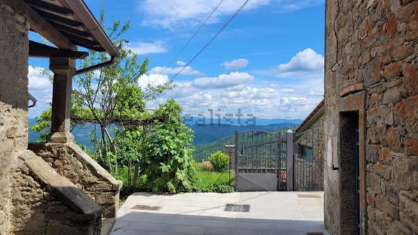 casale in vendita a Talla in zona Faltona