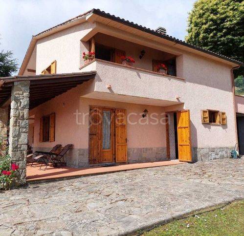 casa indipendente in vendita a Talla in zona Faltona