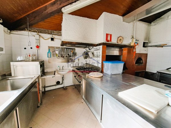 locale commerciale in vendita a Talla