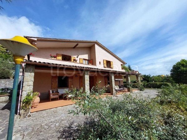 casa indipendente in vendita a Talla in zona Faltona