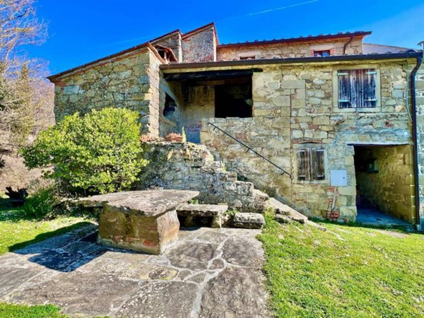 casa indipendente in vendita a Talla in zona Faltona