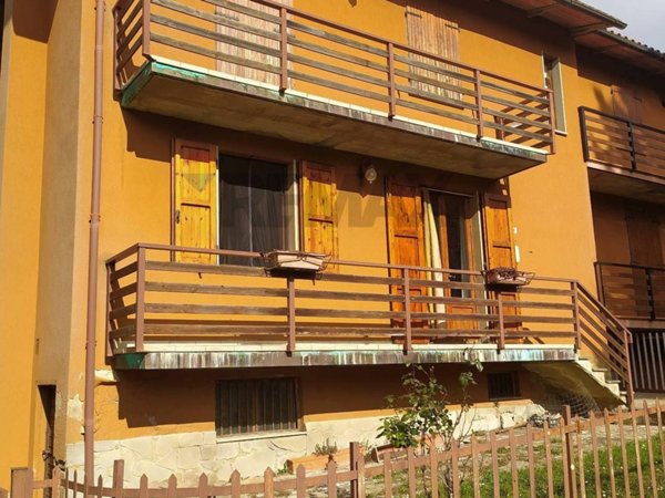 casa indipendente in vendita a Talla in zona Faltona