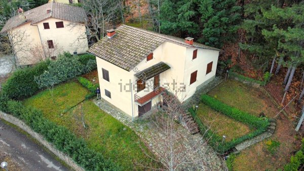 quadrivano in vendita a Talla in zona Faltona