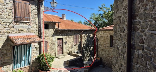 casa indipendente in vendita a Talla in zona Faltona