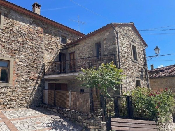 casa indipendente in vendita a Talla in zona Bicciano
