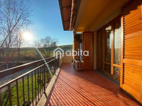 casa indipendente in vendita a Terranuova Bracciolini in zona Persignano