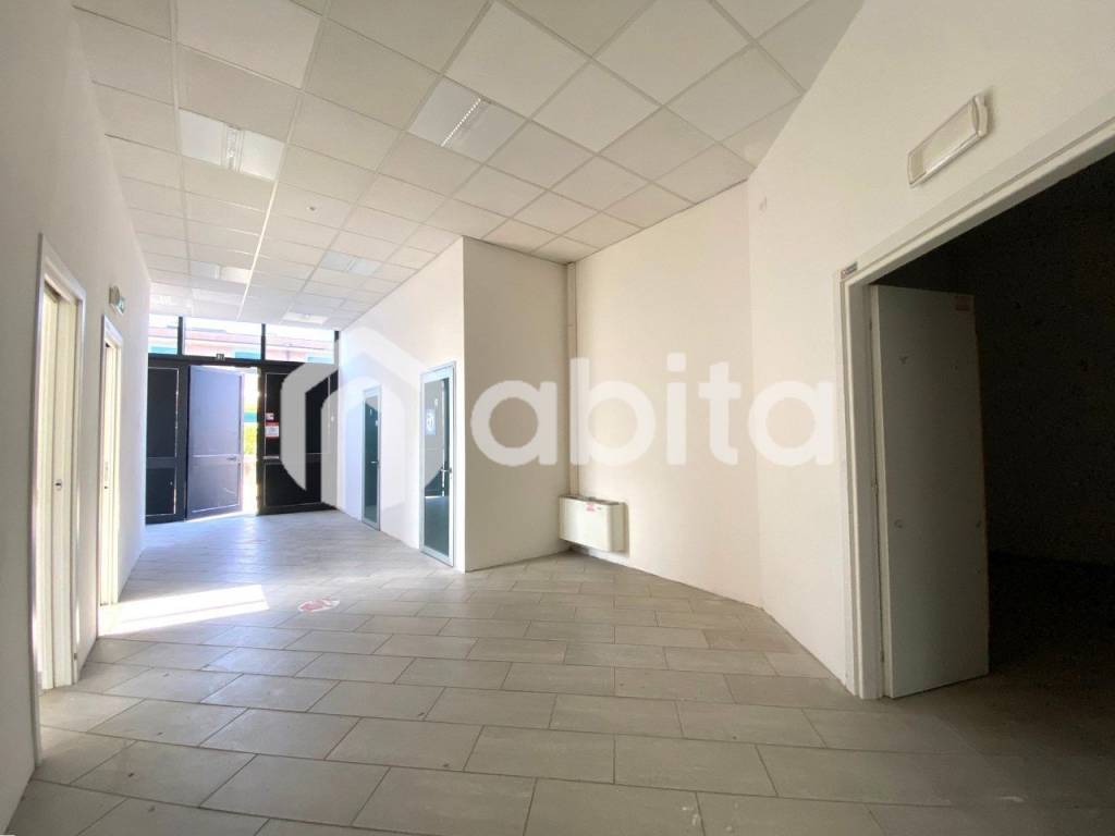 negozio in vendita a Terranuova Bracciolini