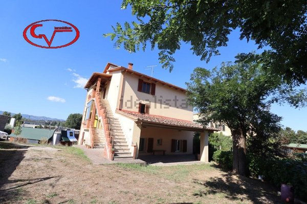 casa indipendente in vendita a Terranuova Bracciolini