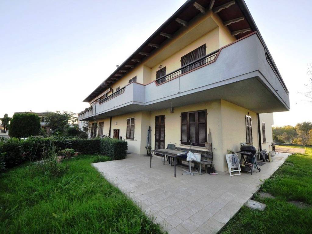 casa indipendente in vendita a Terranuova Bracciolini in zona Cicogna