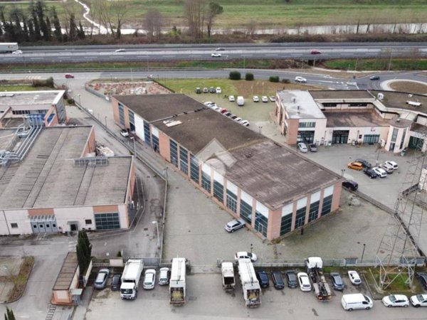 capannone in vendita a Terranuova Bracciolini