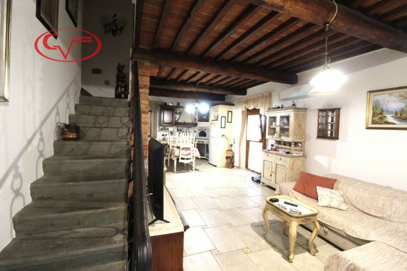 casa indipendente in vendita a Terranuova Bracciolini in zona Montemarciano