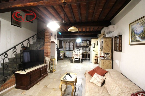 casa indipendente in vendita a Terranuova Bracciolini in zona Montemarciano