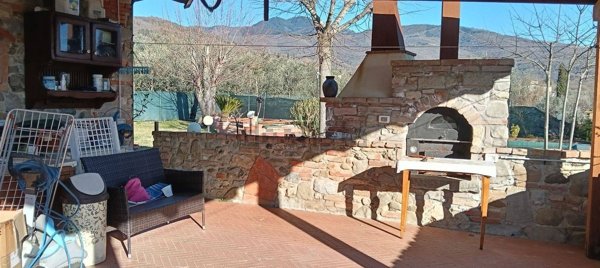 casa indipendente in vendita a Terranuova Bracciolini in zona Montemarciano