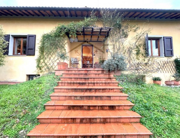 casa indipendente in vendita a Terranuova Bracciolini in zona Campogialli
